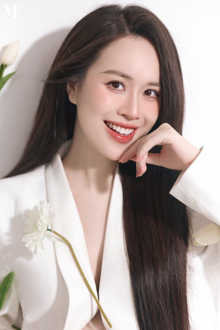 Không chỉ chia sẻ những khoảnh khắc đẹp, Ngô Mai Phương còn thường xuyên cập nhật tình hình bầu bí, chia sẻ kinh nghiệm và bí quyết giữ dáng, chăm sóc sức khỏe trong thai kỳ.