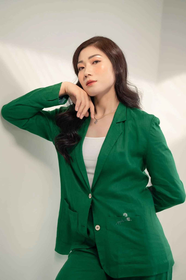 Phạm Thị Yến sinh năm 1985 tại Hà Nam, từng là chủ công số 1 của đội tuyển bóng chuyền nữ quốc gia và CLB Thông tin Liên Việt Post Bank (nay là Binh chủng Thông tin – TCT Đông Bắc).