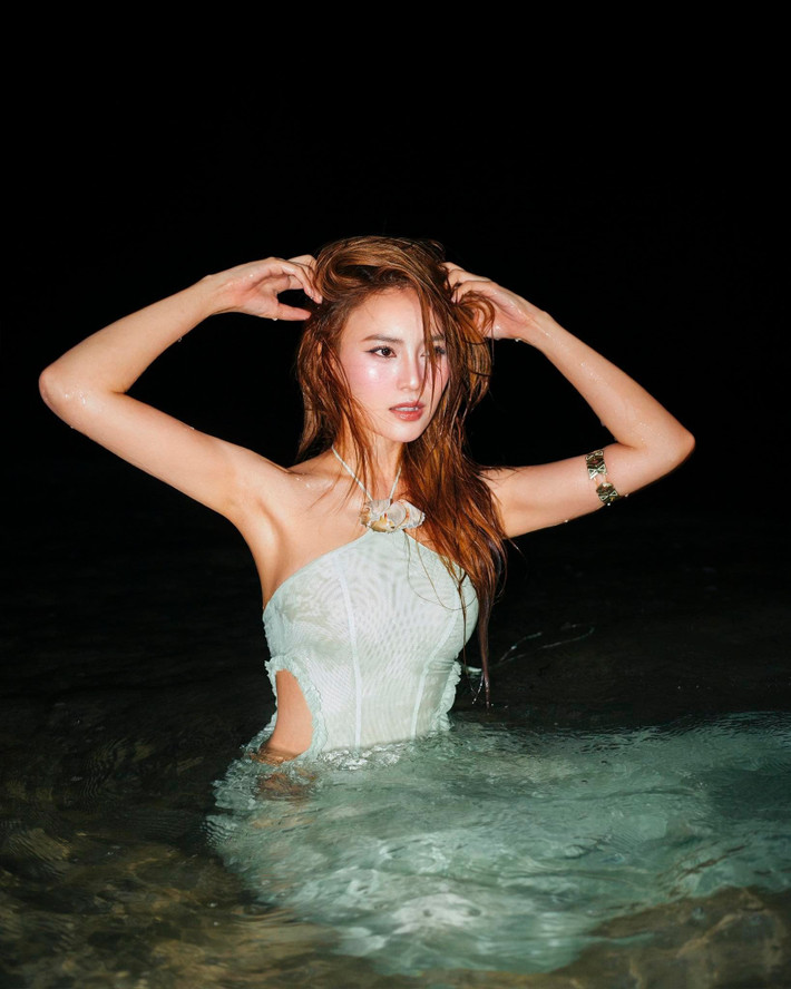 Ninh Dương Lan Ngọc quyến rũ trong bộ ảnh ở biển mới đây.