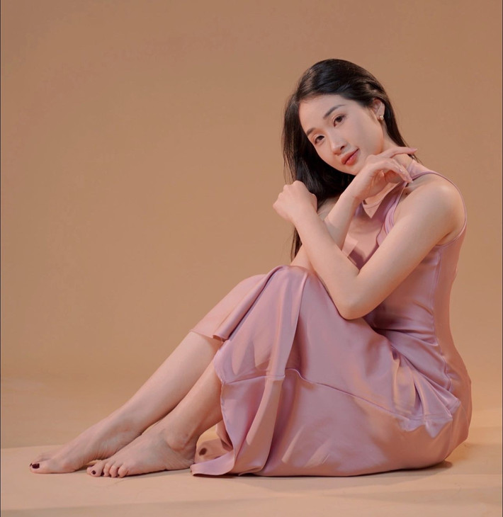 Lưu Thị Phương Thảo sinh năm 1994 vẫn được nhắc đến với tên gọi "cô giáo tiểu học Thái Bình". Cô nàng gây ấn tượng bởi nhan sắc xinh đẹp.