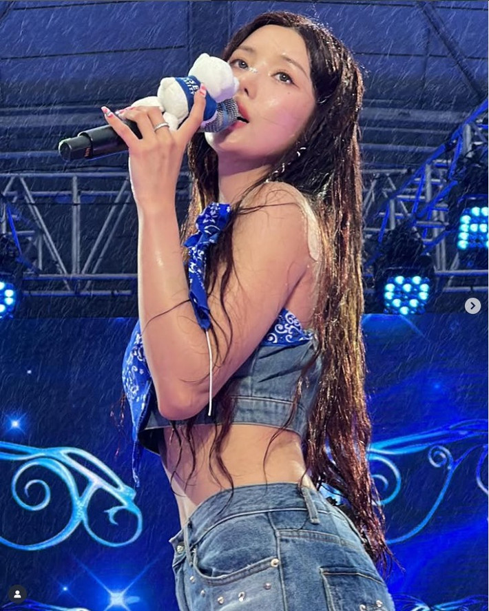Kwon Eun Bi ưa chuộng phong cách thời trang gợi cảm. Ảnh: IGNV