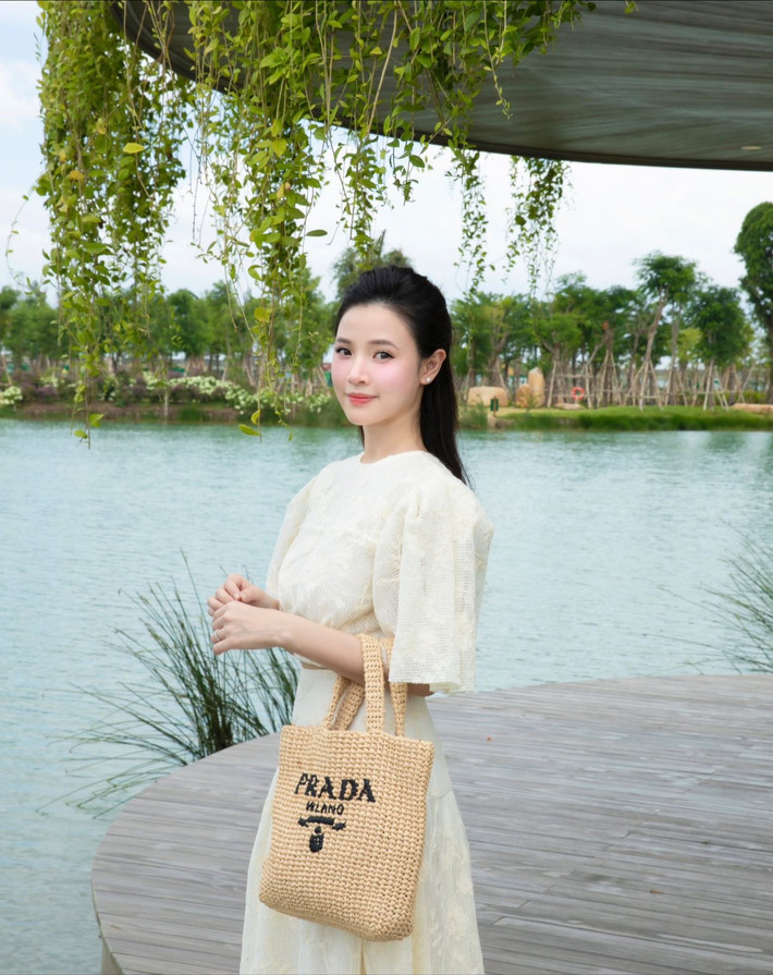 Từ khi kết hôn, nữ diễn viên cũng thường xuyên chia sẻ về những thói quen đời thường của 2 vợ chồng khiến cuộc sống hôn nhân trở nên lãng mạn hơn.