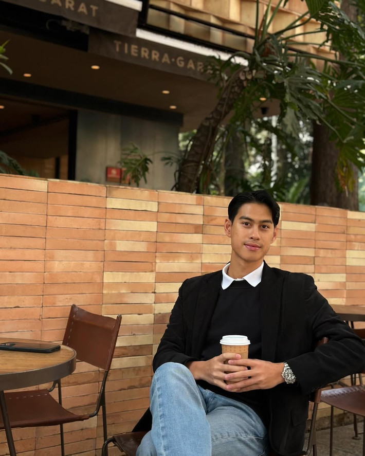 Ngoài ra trên Instagram, Indy Sanko cũng chăm chỉ cập nhật hình ảnh cá nhân, chia sẻ các khoảnh khắc đời thường.