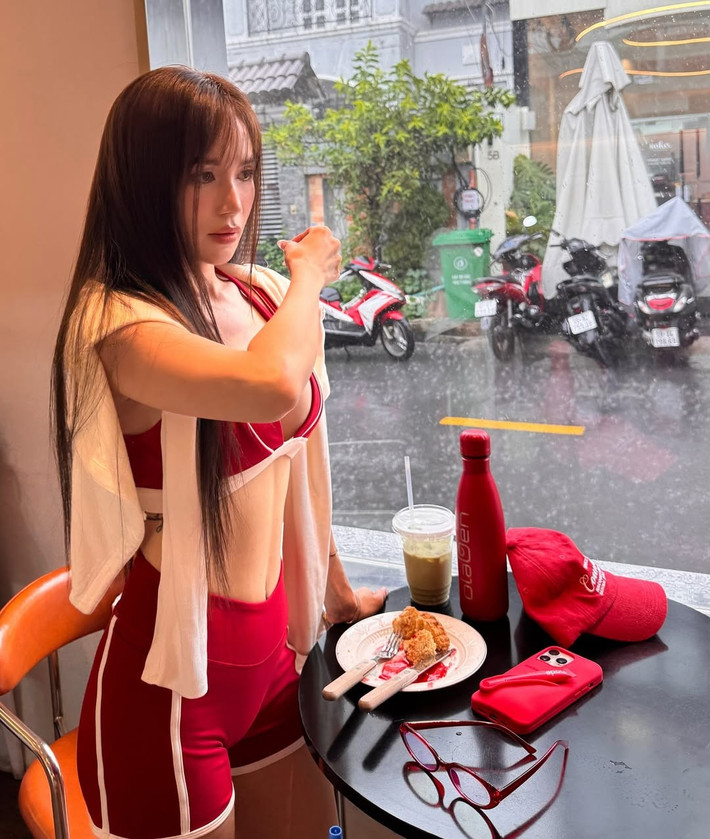 Sĩ Thanh vốn là một trong những nghệ sĩ Việt rất tích cực truyền tải lối sống lành mạnh và việc tập luyện thể thao đến công chúng. Cô thường xuyên chia sẻ bí quyết giữ dáng của mình, bao gồm việc ăn chay trường, tập yoga và gym đều đặn, kết hợp với chế độ sinh hoạt khoa học.