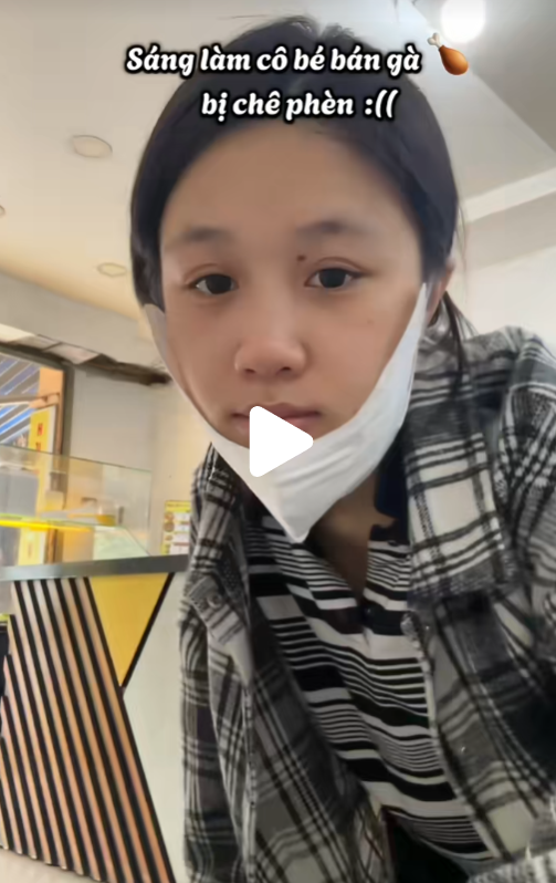 Mia (Tuyết Mai) được biết đến là hot girl TikTok nổi tiếng. Các video của cô đa số là khoe khoảnh khắc những màn lên đồ ấn tượng. Vốn sở hữu thế mạnh ngoại hình nhỏ nhắn, thon gọn song không kém phần nóng bỏng với số đo hình thể vòng nào ra vòng nấy.
