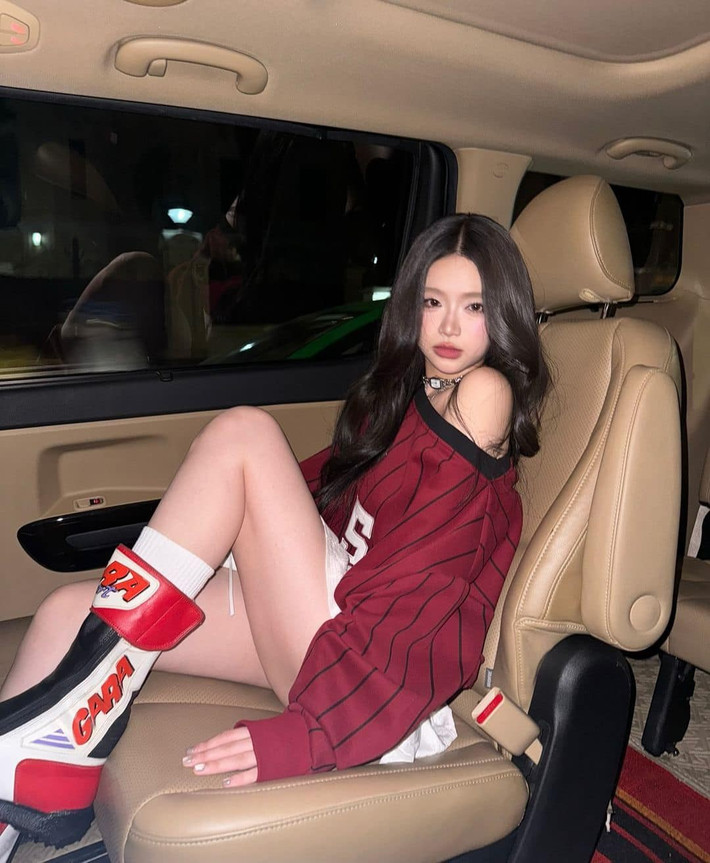 Cho đến nay, Linh Ka cũng thận trọng hơn trong việc lựa chọn nội dung chia sẻ trên mạng xã hội, hạn chế nhất những chủ đề gây tranh cãi, rủi ro cho bản thân.