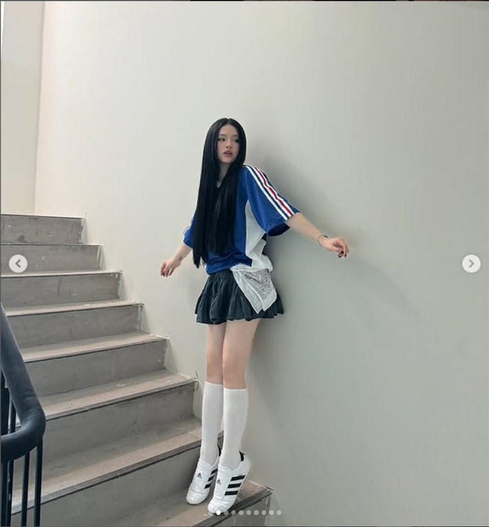 Linh Ka đầu tư hơn vào việc chăm sóc bản thân, từ làn da, mái tóc cho đến phong cách trang điểm. Gương mặt thanh tú, đường nét hài hòa cùng thần thái tự tin, cuốn hút đã giúp cô nàng ghi điểm tuyệt đối trong mắt công chúng. Ảnh sử dụng trong bài: Instagram nhân vật.