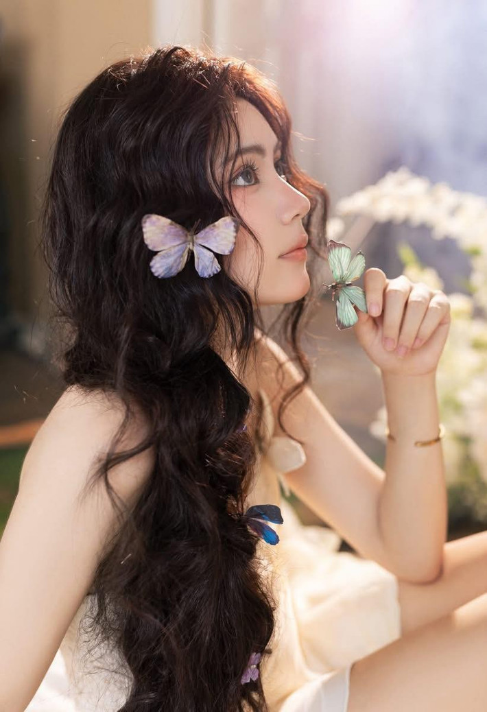 Bộ ảnh mừng sinh nhật tuổi 17 được chia sẻ trên trang cá nhân của Hạt Dẻ nhanh chóng thu hút sự chú ý.