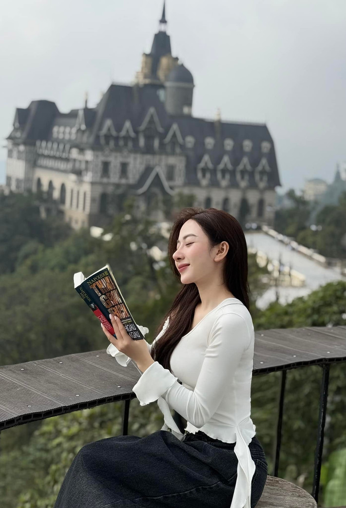 Tuy nhiên, Như Quỳnh cũng bật mí rằng, để có được chiếc mũi ưng ý thì cô bạn từng can thiệp dao kéo.