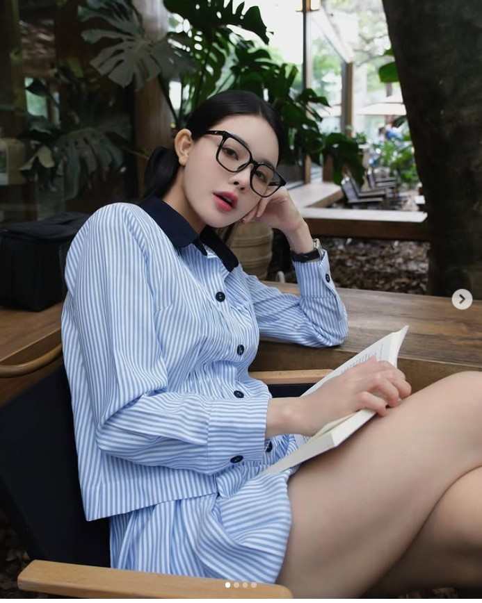 Khi bạn trai miệt mài trên sân cỏ, Bích Hạnh vẫn luôn là hậu phương vững chắc, đồng thời lan tỏa những năng lượng tích cực của riêng mình.