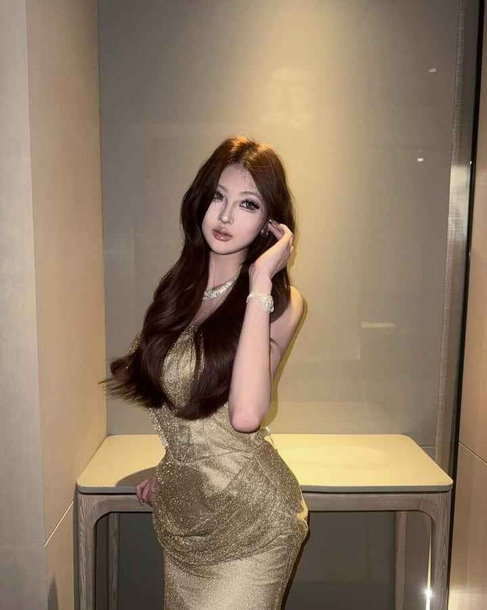 Mỗi lần lên lưới là một lần Shirley Yu khiến khán giả trầm trồ không chỉ vì kỹ thuật mà còn bởi thần thái lạnh lùng, cuốn hút như một ngôi sao thực thụ.