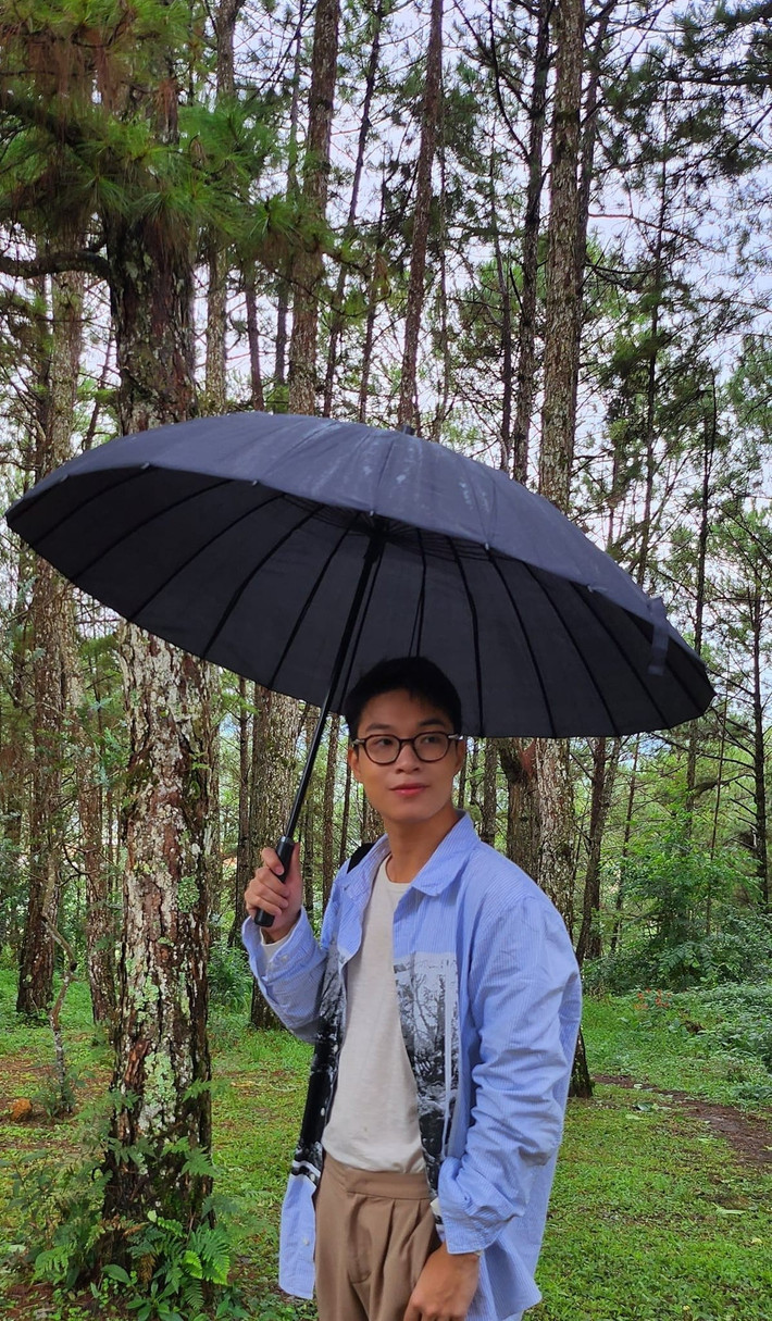 Ngay trước khi dẫn chương trình cho Vietnam Today, Dylan Le là BTV ở VTV4 với các chương trình như Việt Nam Qua Góc Nhìn Quốc Tế, Talk Vietnam,...