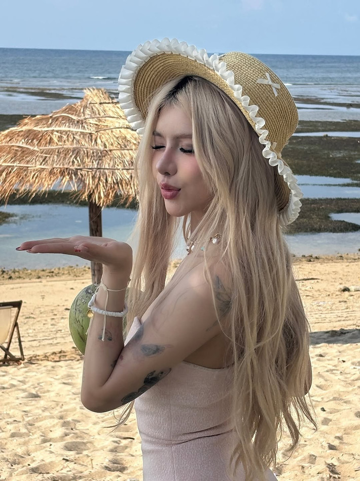 Loạt ảnh này của Ciin nhanh chóng nhận được hàng ngàn lượt thích và bình luận tích cực.