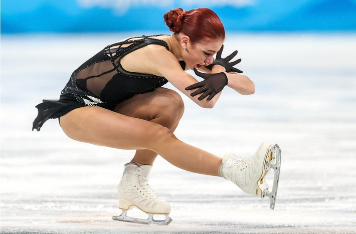 Trusova từng giành nhiều huy chương ở các giải đấu lớn: HCB Olympic Bắc Kinh 2022, HCĐ Thế giới 2021, HCB châu Âu 2022, nhiều lần vô địch giải Grand Prix và 2 lần lên ngôi ở giải Vô địch Trẻ thế giới.
