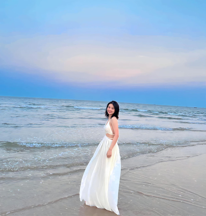 Ngoài giờ tập luyện, Ánh Nguyệt thường chia sẻ hình ảnh với phong cách trẻ trung, năng động, mang đậm cá tính của một vận động viên hiện đại.
