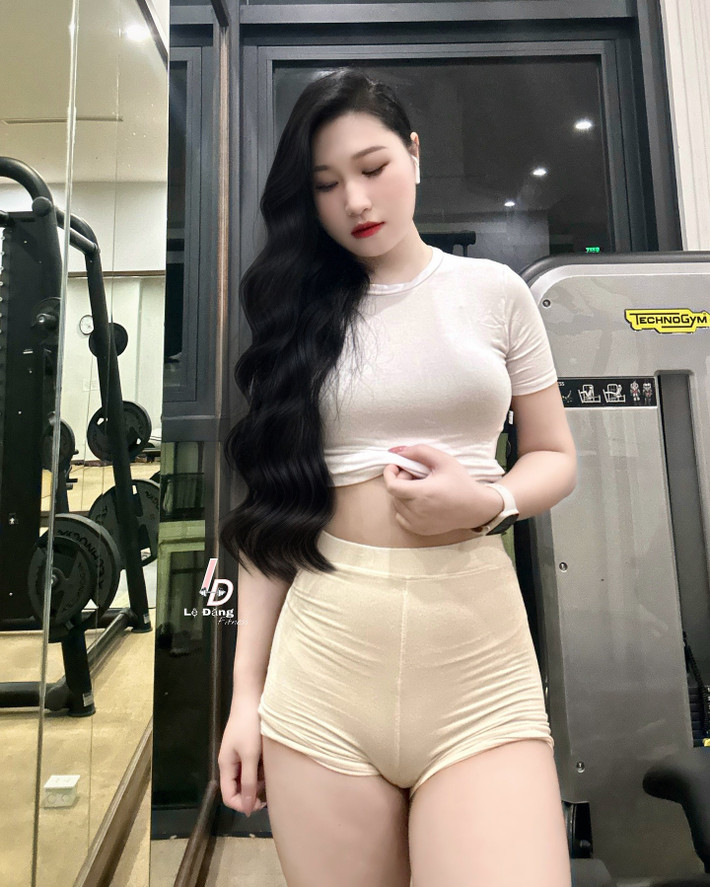 Tuy nhiên, mạng xã hội lại cho rằng, dù có sự khác biệt lớn song phiên bản nào của cô nàng gymer cũng đều xuất sắc ở mỗi thời điểm. Và rất khó để nói phiên bản nào là đỉnh nhất bởi tất cả đều rất ổn.