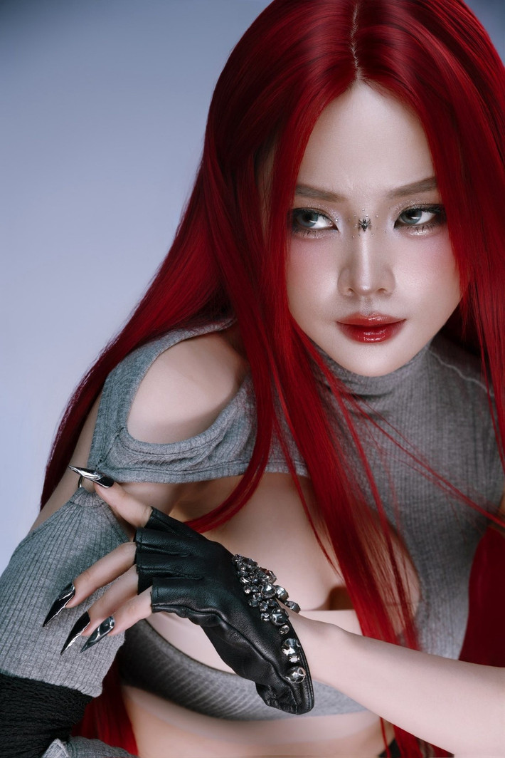 Sắc đỏ rực rỡ hứa hẹn sẽ "đốt cháy" mọi sân khấu mà Mie xuất hiện.