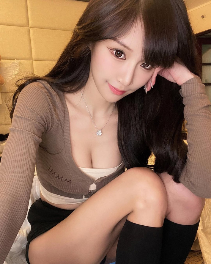 Sau một thời gian hoạt động nhóm, nữ streamer quyết định rẽ hướng sang làm streamer toàn thời gian, tập trung phát triển kênh cá nhân và tương tác trực tiếp với người hâm mộ.
