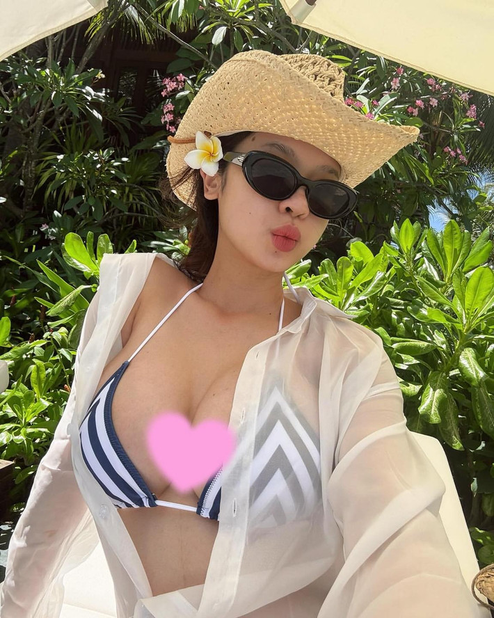 Tuy nhiên, netizen nhận ra "thiêu thiếu" gì đó. Mà cụ thể, người xem không còn thấy nàng hot girl Thanh Hóa phô bày đường cong vòng 2, vòng 3.