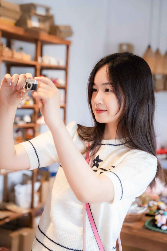 Ở độ tuổi như Hiền Mai cũng có thể lên sóng truyền hình và trả lời trơn tru, giỏi cả kiến thức lẫn kỹ năng mềm, khả năng giao tiếp tốt giống như Hiền Mai.