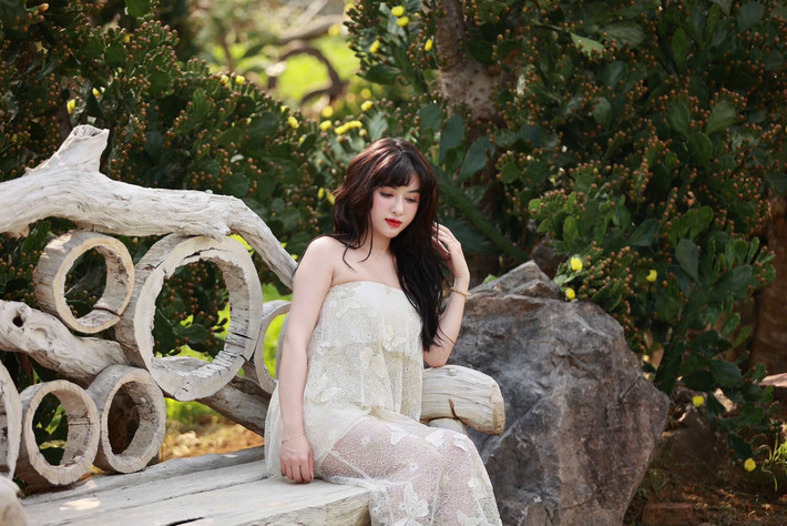 Sau khi kết hôn và có cuộc sống viên mãn bên chồng đại gia, Tâm Tít dần rút khỏi showbiz nhưng vẫn luôn nhận được sự quan tâm của công chúng. Cô hiện đang tận hưởng cuộc sống sang chảnh, hạnh phúc và vẫn giữ được nhan sắc "không tuổi".