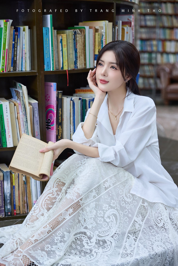 Có thể nói, việc Lilly Luta trở về với hình ảnh giản dị, thanh thuần nhưng đầy cuốn hút đã tạo nên một dấu ấn đặc biệt, khẳng định sức hút không chỉ nằm ở vẻ ngoài gợi cảm mà còn ở sự đa dạng trong phong cách và vẻ đẹp tự nhiên, tràn đầy sức sống. Ảnh sử dụng trong bài: Facebook nhân vật.