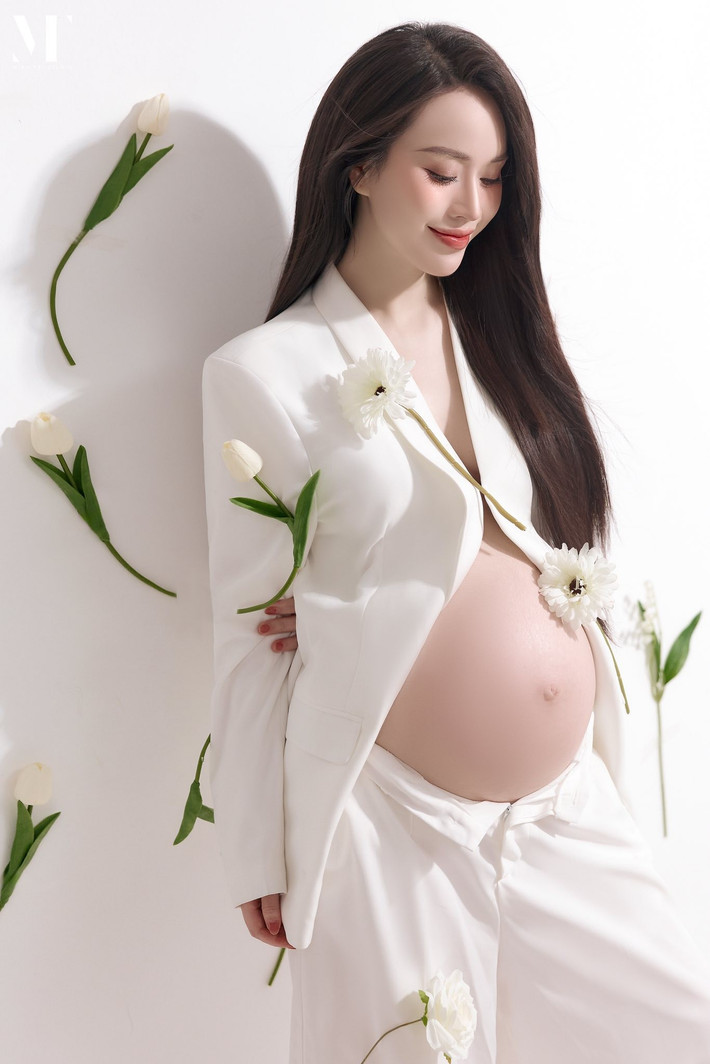 Sau này, Mai Phương tiếp tục thử sức ở nhiều vai trò khác và gặt hái được những thành công nhất định. Cô tham gia dẫn dắt các chương trình của Ban Thanh thiếu niên VTV6 (nay là VTVGo) như "Bữa trưa vui vẻ", "Sao Mai điểm hẹn" hay các sự kiện lớn của đài. Sự linh hoạt trong lối dẫn, khả năng ứng biến nhanh nhạy giúp cô nhận được sự tin tưởng từ ê-kíp sản xuất và tình cảm từ khán giả.
