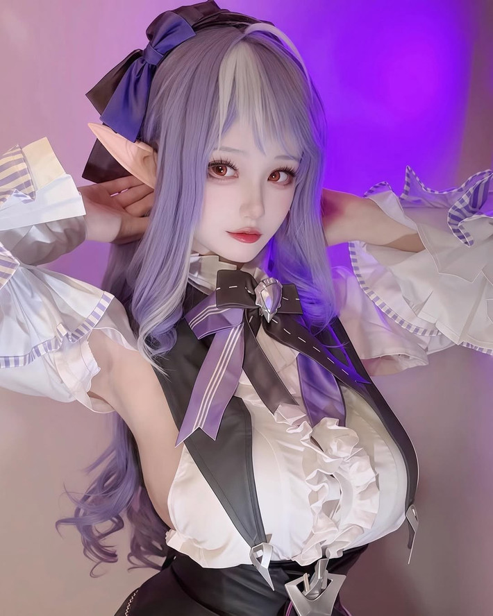Điểm đặc biệt khiến Xier nổi bật trong giới cosplay chính là phong cách "tràn viền" hết sức táo bạo.