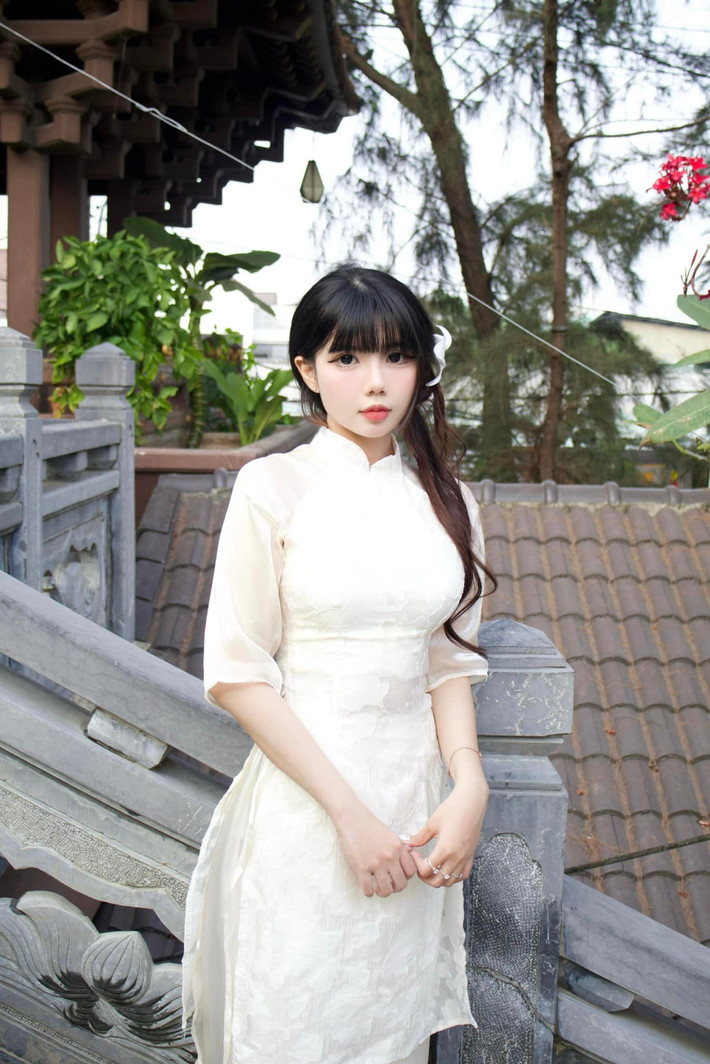 Có thể thấy, một câu hỏi, một hành động tưởng như rất bình thường, nhưng lại giúp Hà Phương Boo đánh trúng tim hàng loạt fan nam.