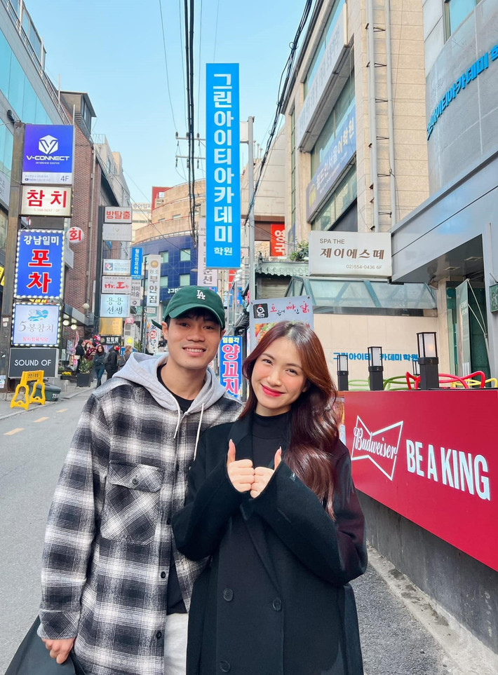 Dù liên tục phủ nhận tin đồn yêu đương, Hòa Minzy và Văn Toàn vẫn khiến người hâm mộ “rụng tim” với vô số khoảnh khắc thân thiết, ngọt ngào mà ít cặp bạn thân nào có được.