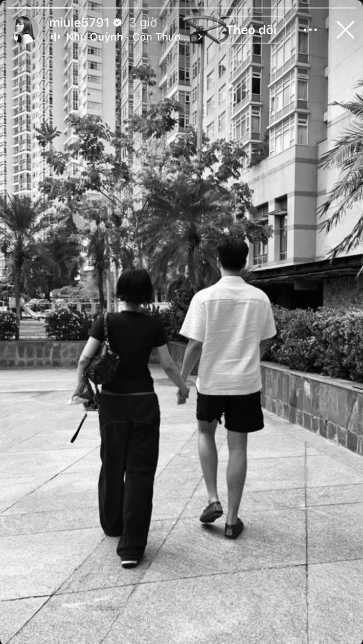 Nhưng mẹ của tôi thì mong tôi lấy chồng từ năm 23 -24 tuổi rồi. Mẹ tôi bây giờ cái gì cũng có, không phải lo cơm áo gạo tiền như hồi trẻ, nên điều bà buồn lòng là đến giờ tôi vẫn chưa có gia đình ổn định, còn chị gái đã có chồng và 2 đứa con rất hạnh phúc rồi". Miu Lê chia sẻ thêm.