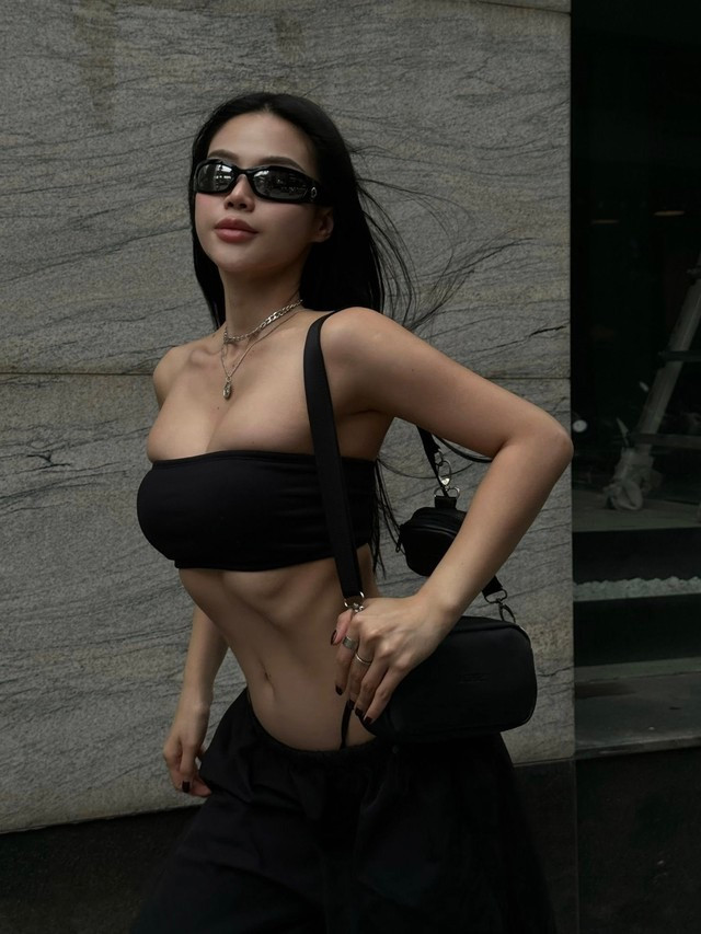 Trâm Anh đã chứng minh rằng, việc tự tin với bản thân không phải là "làm màu" mà là cách thể hiện cá tính và phong cách sống.