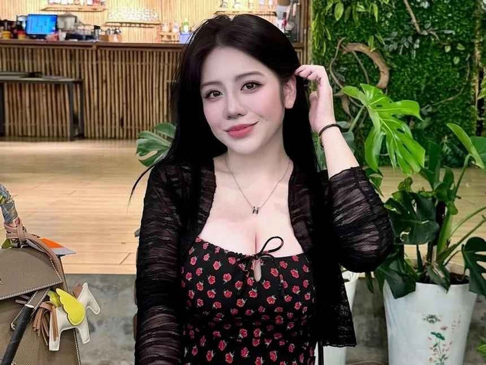 Khác với chị cả Joyce Phạm, Susie có cuộc sống kín tiếng, ít khi xuất hiện trên mạng xã hội.