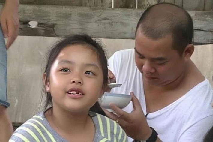 Khi tham gia chương trình "Bố ơi mình đi đâu thế" mùa 1, Suti (tên thật: Lê Gia An, sinh năm 2008) - con gái siêu mẫu Thúy Hạnh và nhạc sĩ Minh Khang - mới 5 tuổi. Cô bé nhận nhiều cảm tình của khán giả nhờ tính cách đáng yêu, lém lỉnh.