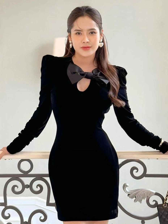 Ngoài kinh doanh, Julia Nguyễn còn chia sẻ về sở thích chơi thể thao. Thời gian gần đây, bộ môn yêu thích của cô là pickleball.