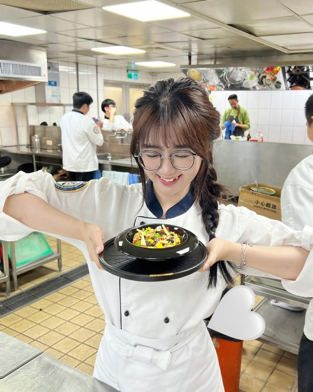 Được biết, cô gái gốc Hải Phòng đã quá quãng thời gian không ngừng nỗ lực để phát triển bản thân.
