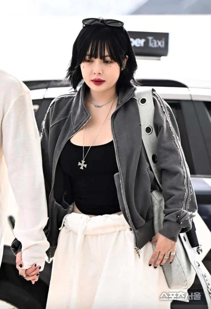 Mới đây, 'Nữ hoàng gợi cảm" HyunA bất ngờ vướng tin đồn mang thai vì vóc dáng phát tướng.