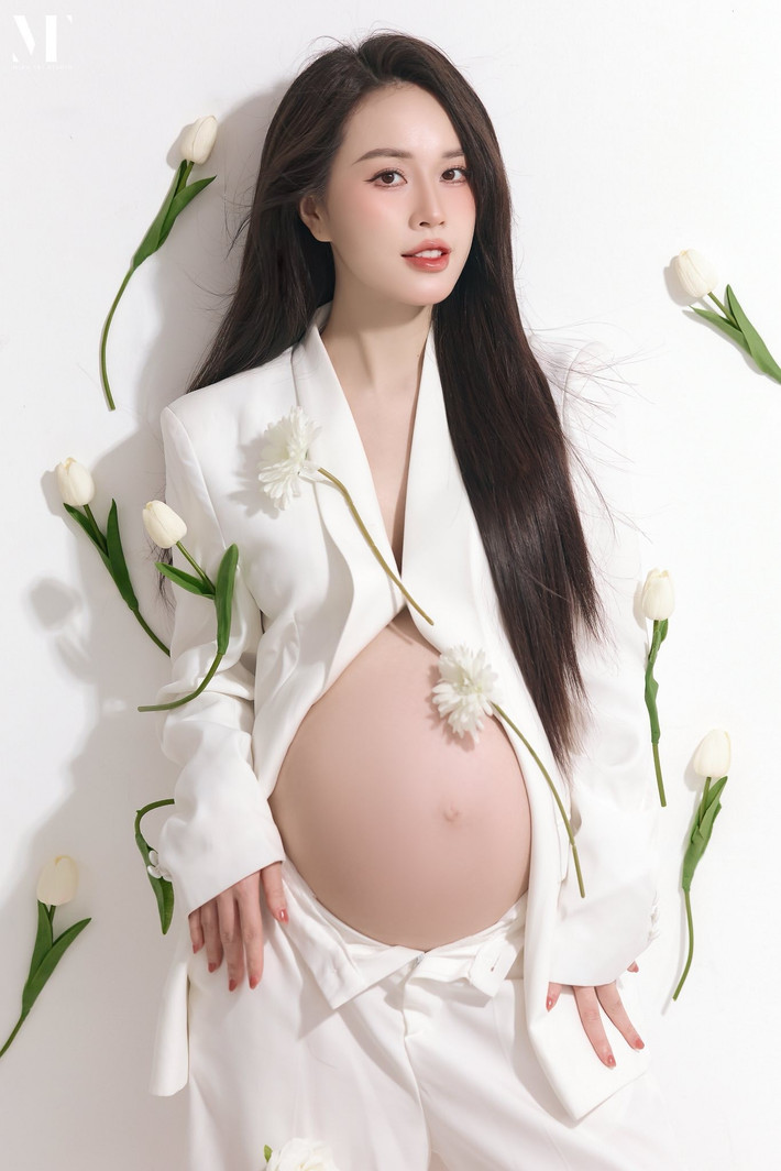 Không chỉ dừng lại ở vai trò MC, Ngô Mai Phương còn thể hiện khả năng diễn xuất của mình trong một số bộ phim truyền hình. Dù là những vai nhỏ, cô vẫn nỗ lực để mang đến hình ảnh đa dạng hơn về bản thân.