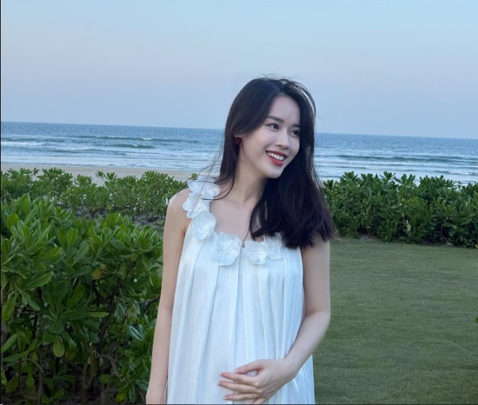 Ngô Mai Phương sinh năm 1997, từng giành danh hiệu Á khôi 1 cuộc thi Hoa khôi Sinh viên Việt Nam năm 2016. Sau khi về VTV công tác, cô đảm đương vai trò MC cho một số chương trình như Bữa Trưa Vui Vẻ, Khách Sạn 5 Sao, Cho Ngày Hoàn Hảo…