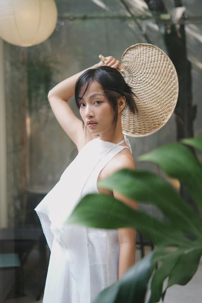 Phương Thanh thú nhận, cô đã “có chút rung động” ngay từ lần gặp đầu tiên bởi sự điềm đạm, tài năng và lịch lãm của đàn anh Quốc Trường. Trong phim, cô cũng có những rung cảm chân thành với Sơn (do Quốc Trường thủ vai).