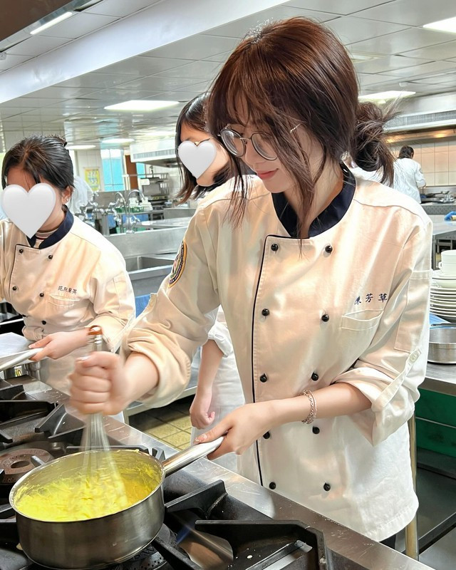 Phong cách nấu ăn của Thảo Trần mang đậm dấu ấn cá nhân, tạo nên những món ăn không chỉ ngon miệng mà còn đẹp mắt.