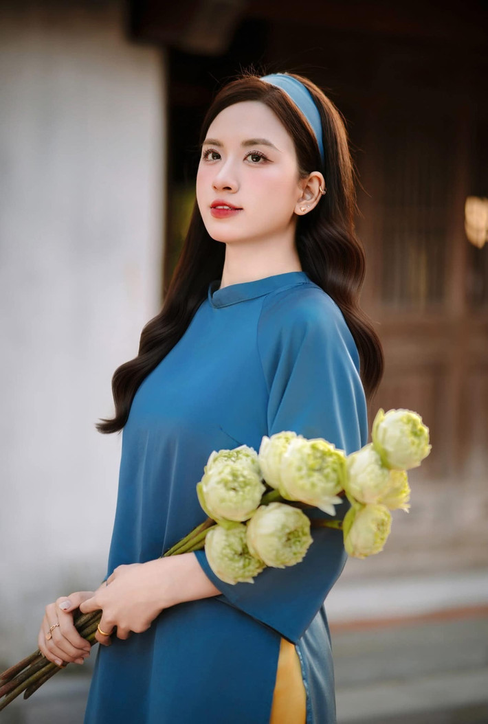Sinh năm 2002 tại thành phố Vinh, Doanh Nhi hiện là gương mặt trẻ nổi bật của Đài Phát thanh - Truyền hình Nghệ An. Cô dẫn dắt nhiều chương trình được khán giả yêu thích như "Thời sự", "Nghệ An ngày mới", "Nhịp sống 24h" và "Bản tin thời tiết".