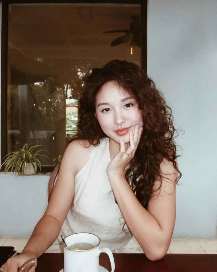 Huệ Anh được kỳ vọng sẽ là gương mặt Gen Z tiềm năng nếu theo đuổi lĩnh vực sắc đẹp, nghệ thuật hoặc thể thao chuyên sâu trong tương lai.