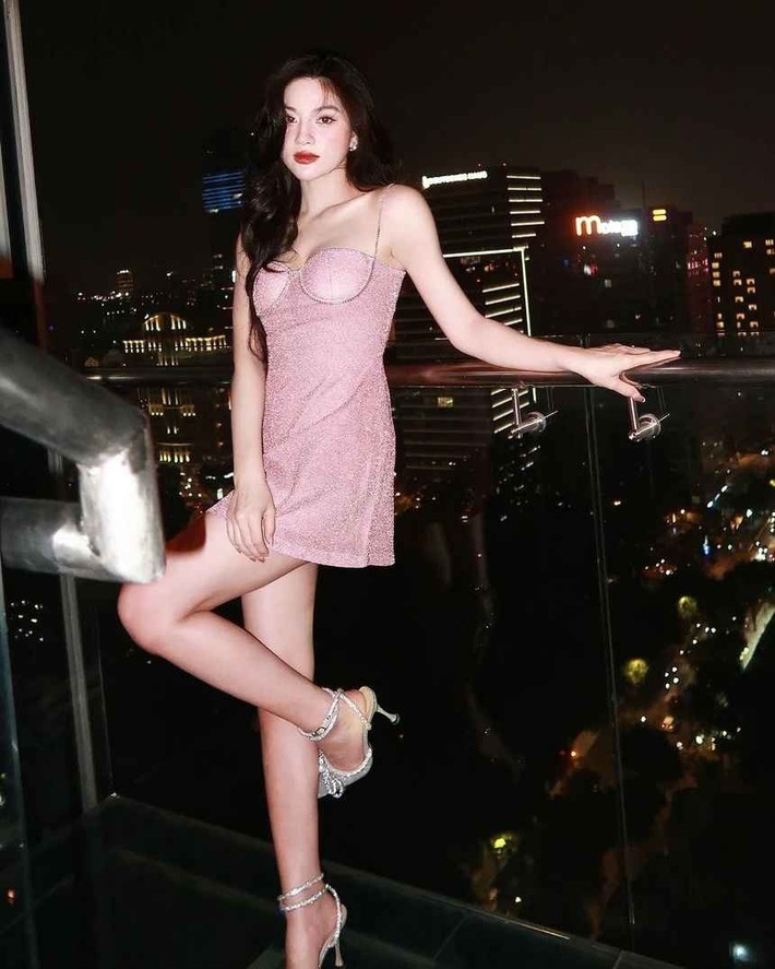 Phương Uyên quê ở Bình Dương, hiện sinh sống và làm việc tại TP.HCM.