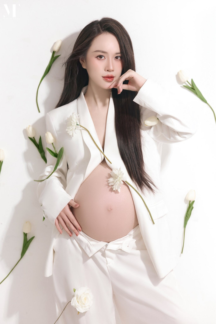 Ngô Mai Phương được công chúng biết đến lần đầu với biệt danh "hotgirl thời tiết" khi dẫn dắt chương trình "Bản tin Thời tiết" trên VTV. Ngay từ những ngày đầu xuất hiện, cô đã gây ấn tượng mạnh mẽ nhờ vẻ ngoài sáng, giọng nói truyền cảm và cách dẫn dắt tự nhiên.