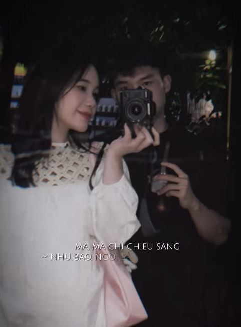 Không chỉ gây ấn tượng với nhan sắc trong veo, chuẩn “gái xinh xứ Nghệ”, Nguyễn Linh - vợ cầu thủ Hồ Văn Cường còn khiến netizen chú ý khi liên tục xuất hiện với vòng 2 khác lạ.