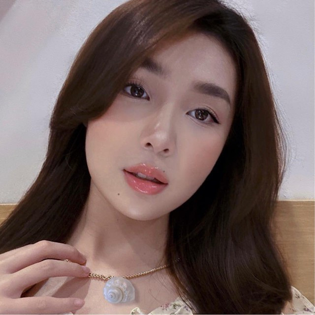 Việc một gái xinh làng game, từng được Độ Mixi "làm mối" nhưng vẫn lẻ bóng khiến nhiều người hâm mộ không khỏi tò mò và tiếc nuối.
