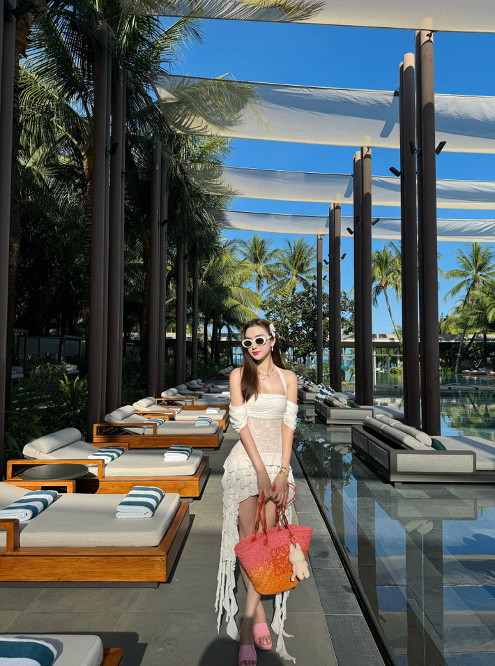 Được biết, sau khi rút lui khỏi showbiz, Ngọc Loan chuyển sang làm việc trong lĩnh vực thẩm mỹ.
