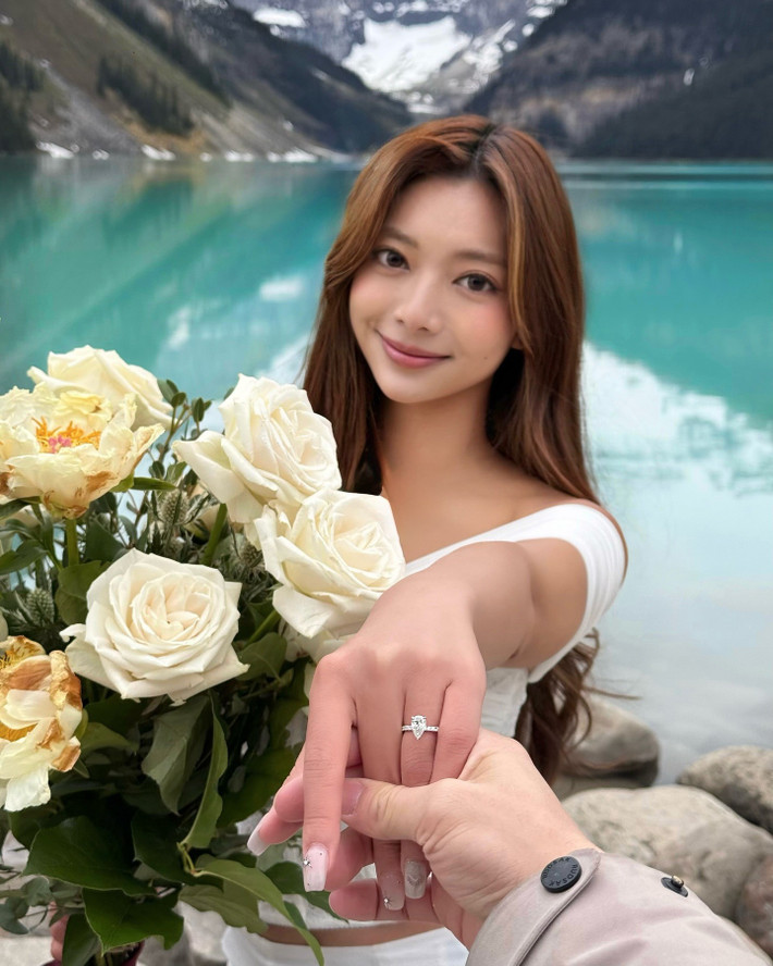 Katleen Phan Võ là con gái Hoa hậu điện ảnh 1992 Thanh Xuân và võ sư Nam Anh, chưởng môn Vịnh Xuân chính thống phái.