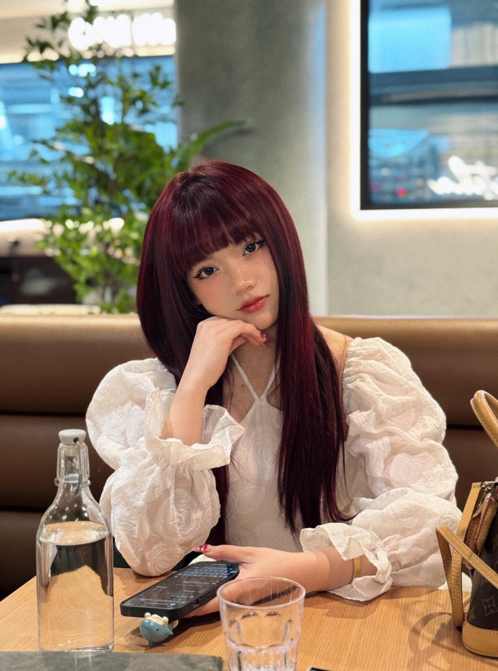 Những hình ảnh này không chỉ khoe trọn vẻ đẹp hình thể mà còn truyền cảm hứng mạnh mẽ đến người hâm mộ.